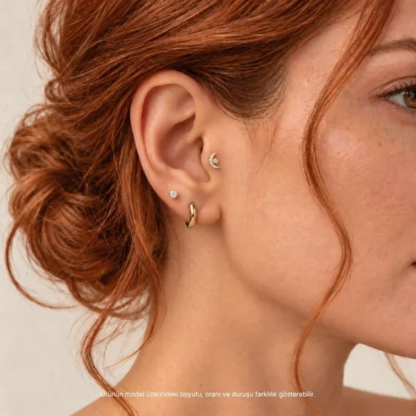 Ay Modeli Altın Tragus Piercing Ay Modeli Altın Tragus Piercing