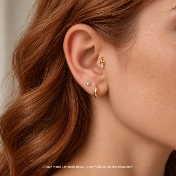 Sol Anahtarı Altın Tragus Piercing Sol Anahtarı Altın Tragus Piercing