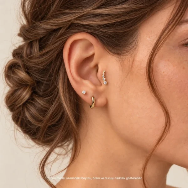 14 Ayar Altın Kademeli Sıra Taşlı Tragus Piercing 14 Ayar Altın Kademeli Sıra Taşlı Tragus Piercing