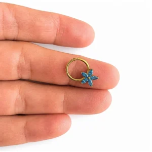 Mavi Taşlı Çiçek Figürlü Altın Halka Helix Piercing